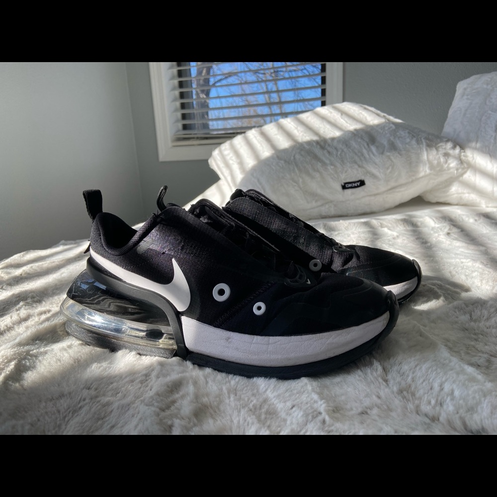Women’s size 6 Nike Air Max Ups in black